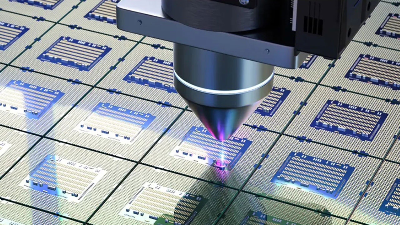 বিশ্বে এআই চিপ সংকট : স্মার্টফোন ও ইলেকট্রনিক্সের দাম বাড়ার আশঙ্কা