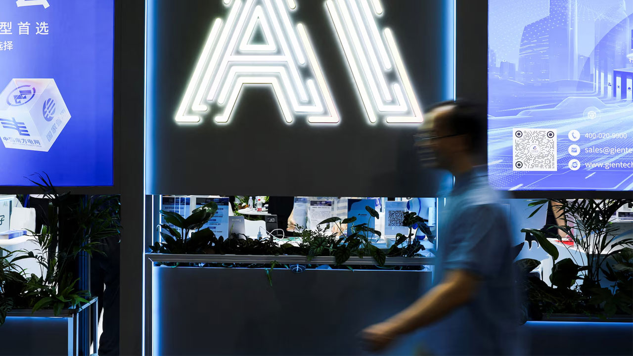 সবাইকে পেছনে ফেলে কৃত্রিম বুদ্ধিমত্তার দৌড়ে এগিয়ে যাচ্ছে চীন?