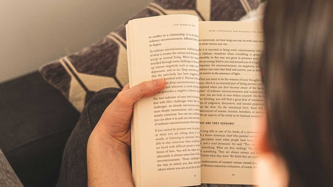 পড়াশোনায় মন বসে না কি করবো? সমাধান!